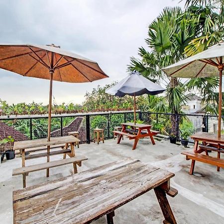 Oyo 92256 Sentosa Residence ジョグジャカルタ エクステリア 写真