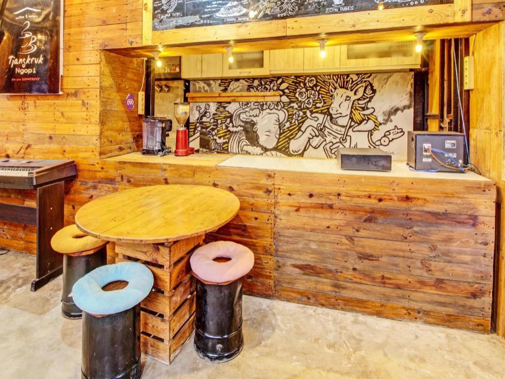 Oyo 92256 Sentosa Residence ジョグジャカルタ エクステリア 写真