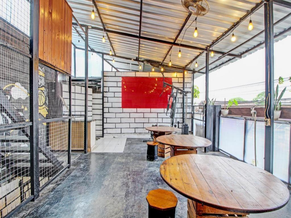 Oyo 92256 Sentosa Residence ジョグジャカルタ エクステリア 写真